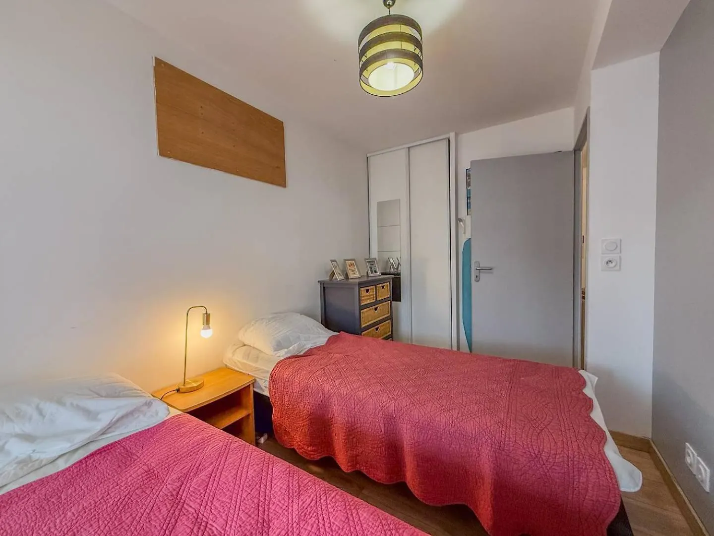 Apartment T3 Dans Residence Avec Piscine , Plage A Pieds Et Proche Commerces Le Lavandou